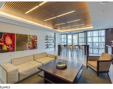 3000 Oasis Grand Boulevard - Photo Thumbnail 24