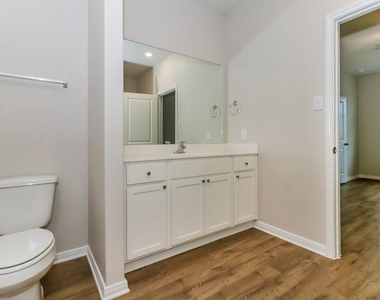 7611 Tipton Meadow Way - Photo Thumbnail 8