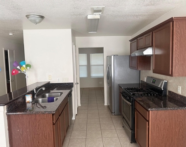 3434 Dartmouth Field Lane - Photo Thumbnail 4