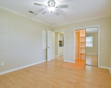 108 Dolphin Avenue - Photo Thumbnail 15