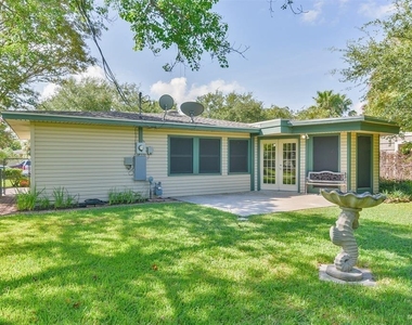 108 Dolphin Avenue - Photo Thumbnail 1