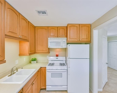 108 Dolphin Avenue - Photo Thumbnail 10