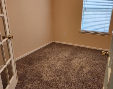 15319 Streetcar Court - Photo Thumbnail 4