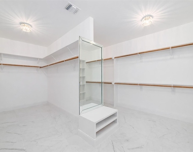 3505 Parkside Drive - Photo Thumbnail 16