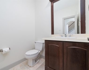 3505 Parkside Drive - Photo Thumbnail 4