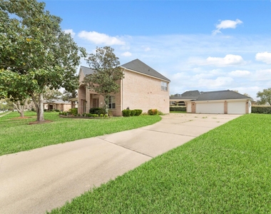 3505 Parkside Drive - Photo Thumbnail 1