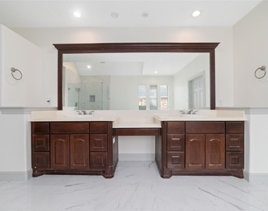 3505 Parkside Drive - Photo Thumbnail 15