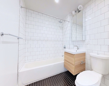 315 Seigel Street - Photo Thumbnail 7