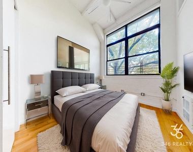 315 Seigel Street - Photo Thumbnail 1