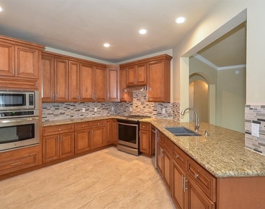 5503 Langhorne Court - Photo Thumbnail 8