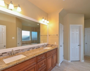 5503 Langhorne Court - Photo Thumbnail 12
