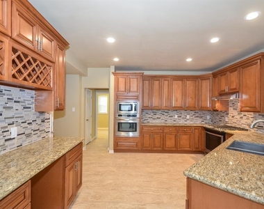 5503 Langhorne Court - Photo Thumbnail 7