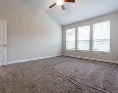 16611 Highland Country Drive - Photo Thumbnail 17