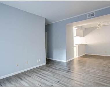 11711 Memorial Drive - Photo Thumbnail 2