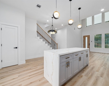 6717 England Street - Photo Thumbnail 6