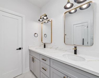 6717 England Street - Photo Thumbnail 14