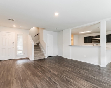 2451 Gibbs Bend Court - Photo Thumbnail 7