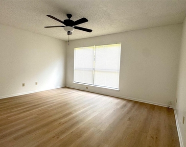 9826 Chiselhurst Drive - Photo Thumbnail 13
