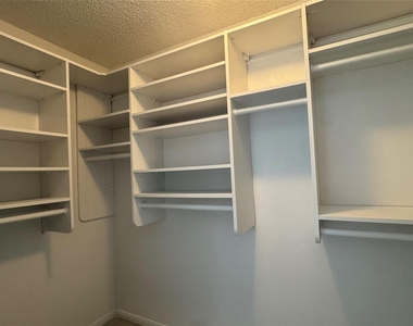 9826 Chiselhurst Drive - Photo Thumbnail 19