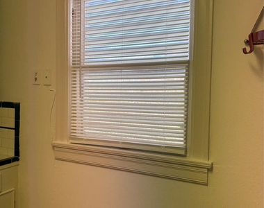 2011 33rd Street - Photo Thumbnail 4
