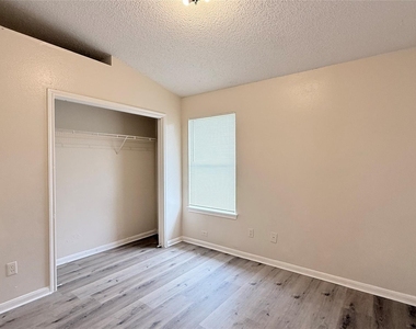 15821 Ridgecroft Road - Photo Thumbnail 9