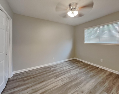 1070 Red Rock Canyon Drive - Photo Thumbnail 12