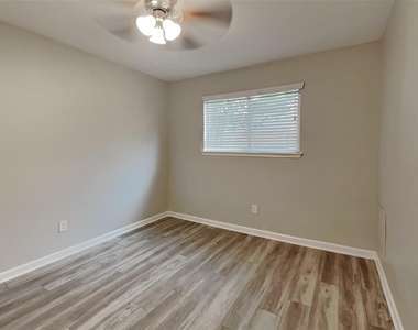 1070 Red Rock Canyon Drive - Photo Thumbnail 13