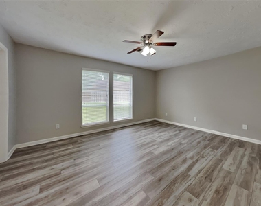 1070 Red Rock Canyon Drive - Photo Thumbnail 9