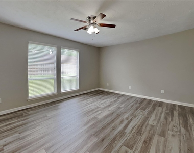 1070 Red Rock Canyon Drive - Photo Thumbnail 8