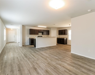 433 North Meadows Drive - Photo Thumbnail 3