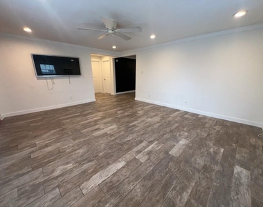 1917 Thonig Road - Photo Thumbnail 2