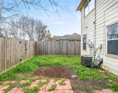 13223 Southpoint Lane - Photo Thumbnail 35