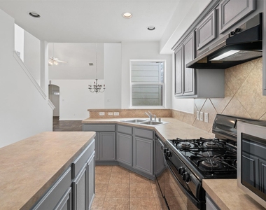 13223 Southpoint Lane - Photo Thumbnail 11