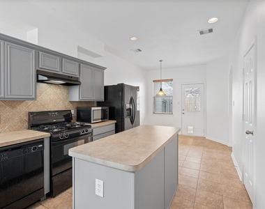 13223 Southpoint Lane - Photo Thumbnail 7