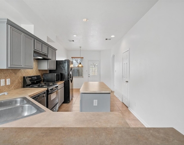 13223 Southpoint Lane - Photo Thumbnail 5