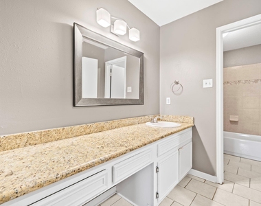 7716 Challie Lane - Photo Thumbnail 13