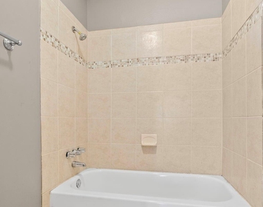 7716 Challie Lane - Photo Thumbnail 14