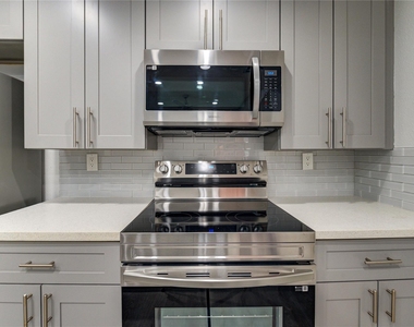 11711 Memorial Drive - Photo Thumbnail 17