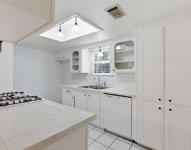 2115 Oak Shores Drive - Photo Thumbnail 11