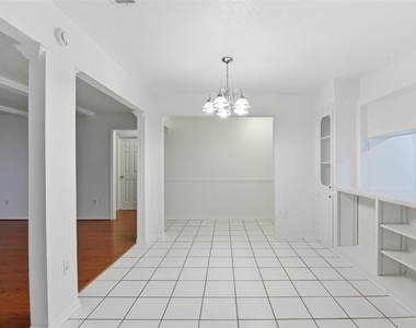 2115 Oak Shores Drive - Photo Thumbnail 10