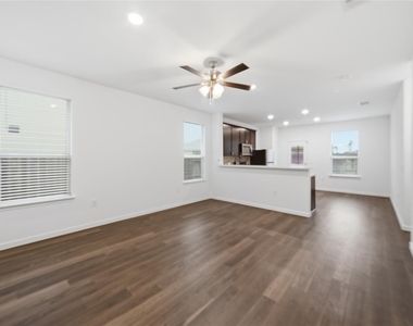 16306 Fontana Court - Photo Thumbnail 5