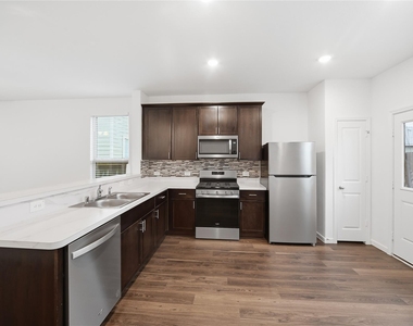 16306 Fontana Court - Photo Thumbnail 10