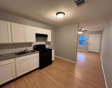 6818 Weston Street - Photo Thumbnail 2