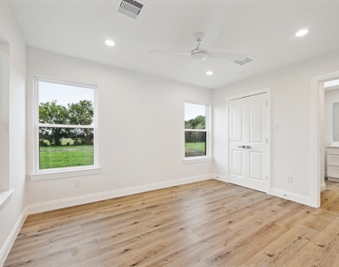 1935 Willow Road - Photo Thumbnail 24