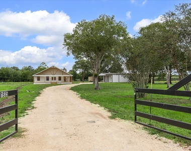 1935 Willow Road - Photo Thumbnail 1