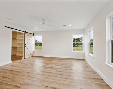 1935 Willow Road - Photo Thumbnail 16
