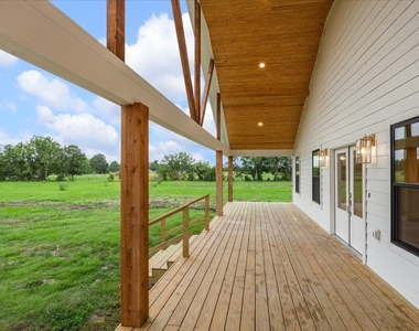 1935 Willow Road - Photo Thumbnail 4