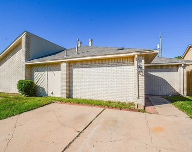 16518 Monte Carlo Lane - Photo Thumbnail 2
