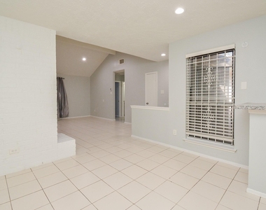 16518 Monte Carlo Lane - Photo Thumbnail 11