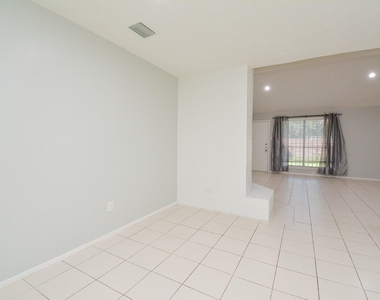16518 Monte Carlo Lane - Photo Thumbnail 12
